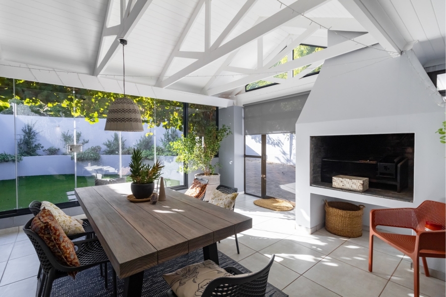 4 Bedroom Property for Sale in Middedorp Western Cape